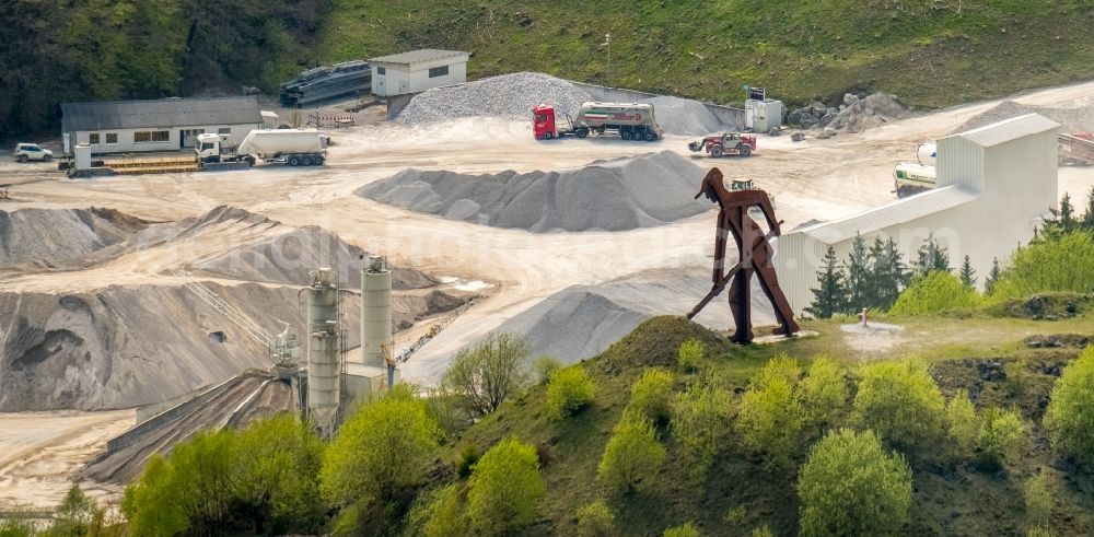 Aerial photograph Brilon - Quarry for the mining and handling of of Rheinkalk Messinghausen GmbH & Co. KG in Brilon in the state North Rhine-Westphalia, Germany