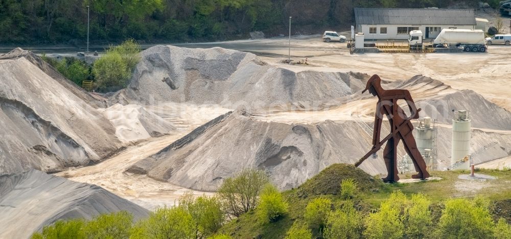 Brilon from the bird's eye view: Quarry for the mining and handling of of Rheinkalk Messinghausen GmbH & Co. KG in Brilon in the state North Rhine-Westphalia, Germany