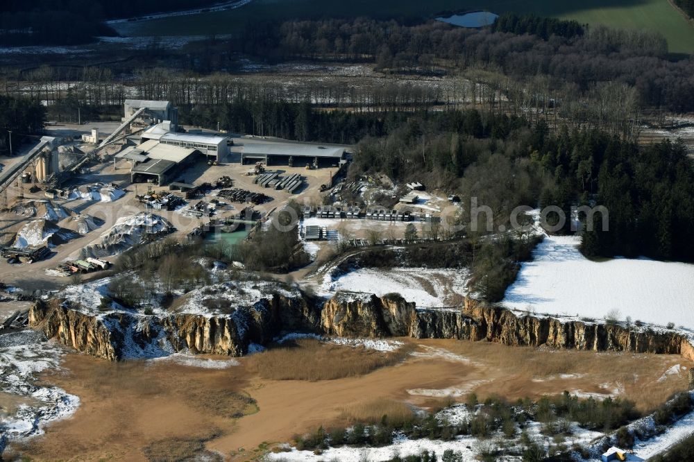 Aerial photograph Velburg - Quarry for the mining and handling of Baernreuther+Deuerlein Schotterwerke Unterweickenhof in Velburg in the state Bavaria