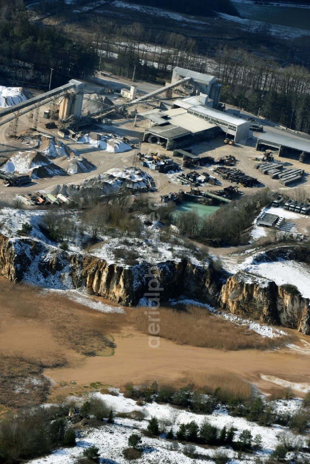 Aerial image Velburg - Quarry for the mining and handling of Baernreuther+Deuerlein Schotterwerke Unterweickenhof in Velburg in the state Bavaria