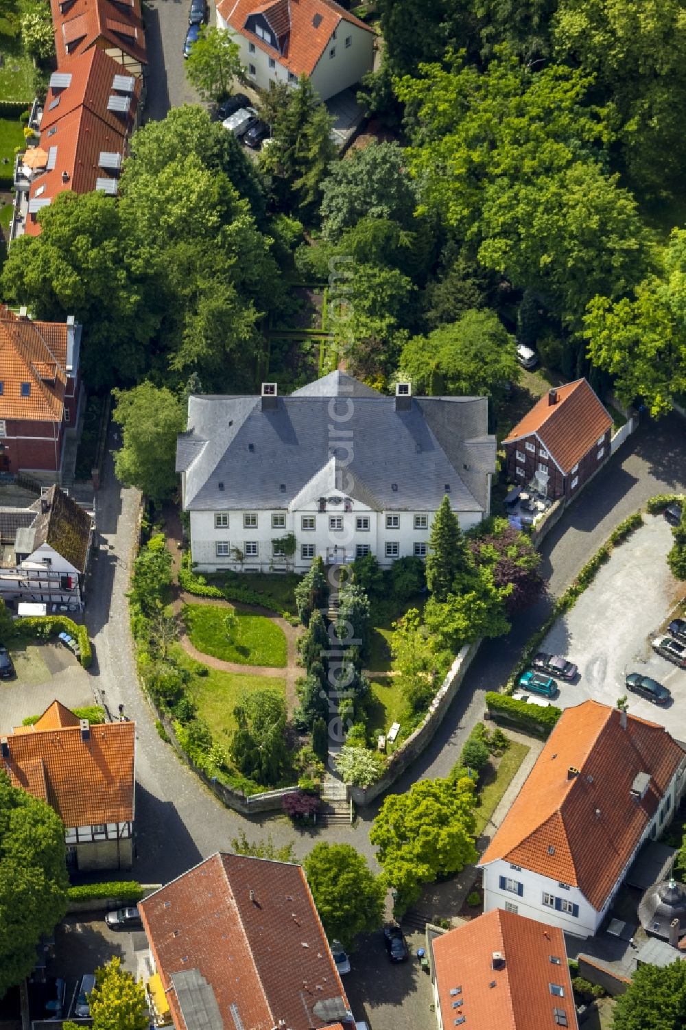 Soest from above - View of a large residence in the street Steingraben in Soest in the Soester Boerde in the state North Rhine-Westphalia