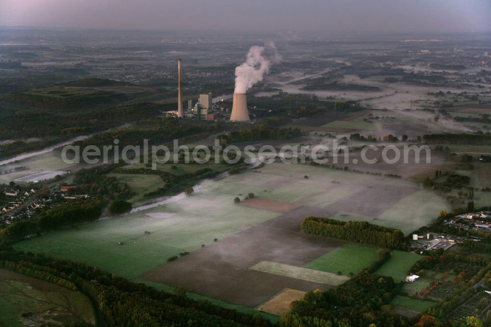 Aerial image Bergkamen - Blick auf das Steinkohlekraftwerk in Bergkamen. Evonik Steag GmbH betreibt am Standort Bergkamen direkt am Datteln-Hamm-Kanal gemeinsam mit RWE Power AG ein Steinkohlekraftwerk zur Erzeugung von Strom und Fernwaerme. Bergkamen coal power plant.