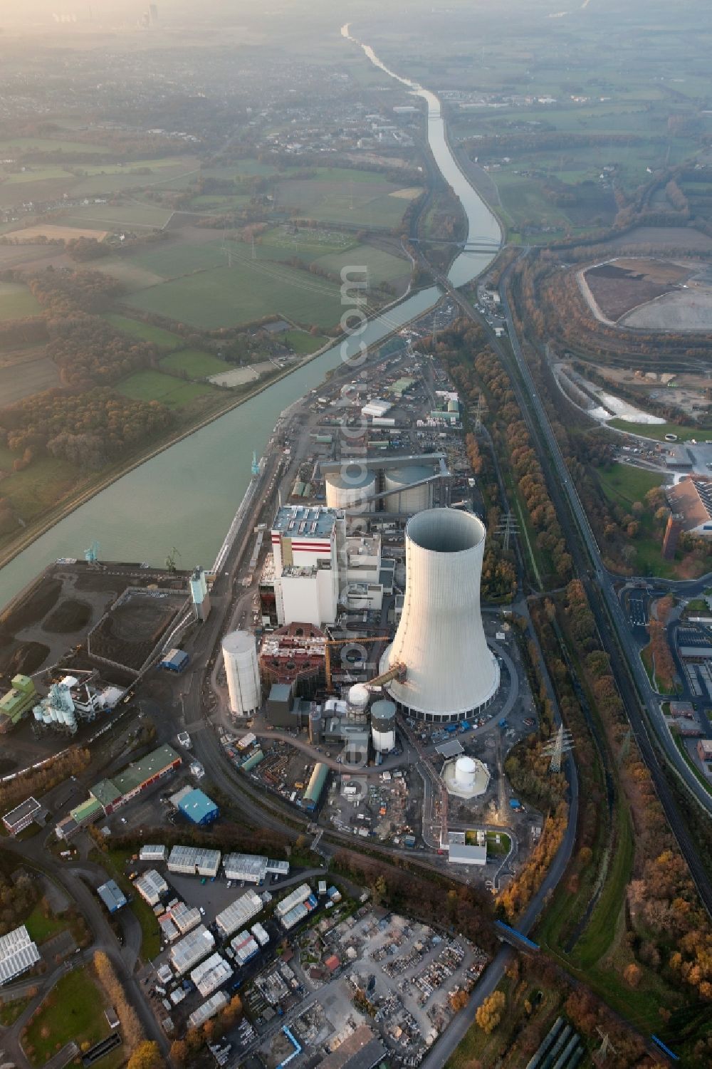 Lünen from above - Coal power plant of Trianel Kohlekraftwerk GmbH & Co. KG in Lippholthausen district in Luenen in North Rhine-Westphalia