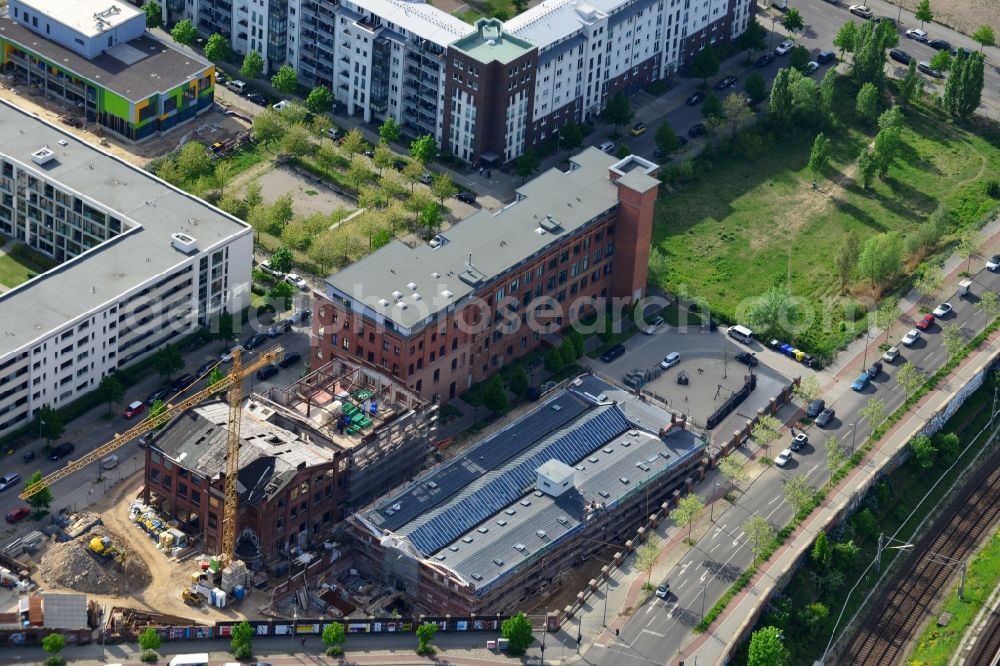 Berlin from the bird's eye view: Steinlein Lofts 1st and 2nd phase of construction at the Walter-Friedlaender-Strasse on the territory of the old slaughterhouse in Berlin-Prenzlauer Berg in Germany