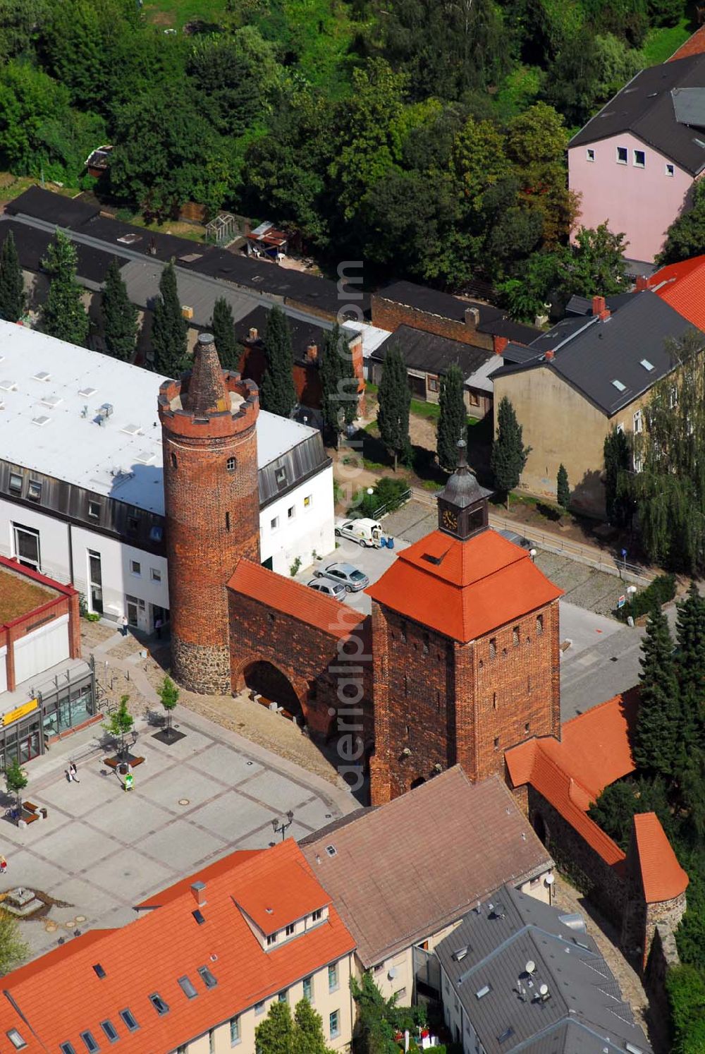 Bernau from the bird's eye view: Blick auf das Steintor, die Stadthalle und den Firmensitz der Wohnungs- und Baugesellschaft mbH Bernau in der Berliner Str. 2 · 16321 Bernau · Telefon: (03338) 39 34-0