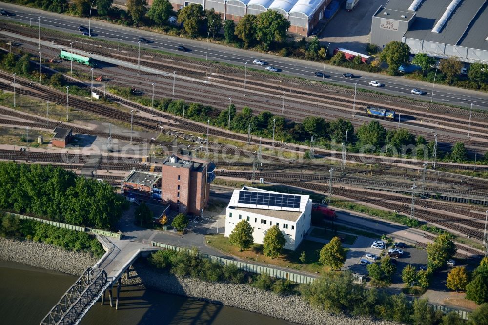 Hamburg from the bird's eye view: Interlocking Port Station Hamburg-South in Hamburg-Mitte / Kleiner Grasbrook. A project of the Hamburg Port Authority HPA