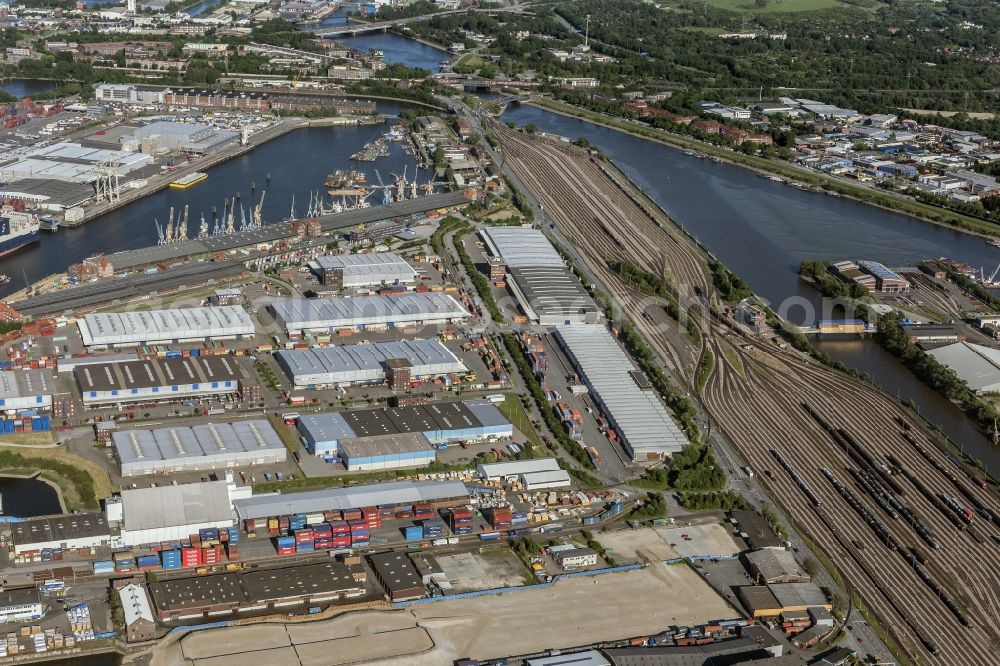 Aerial image Hamburg - Interlocking Port Station Hamburg-South with junction Argentinienknoten in Hamburg-Mitte / Kleiner Grasbrook. A project of the Hamburg Port Authority HPA