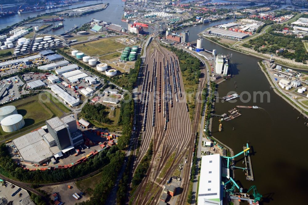 Hamburg from above - Interlocking Hohe Schaar in Hamburg-Mitte / Wilhelmsburg. A project of the Hamburg Port Authority HPA