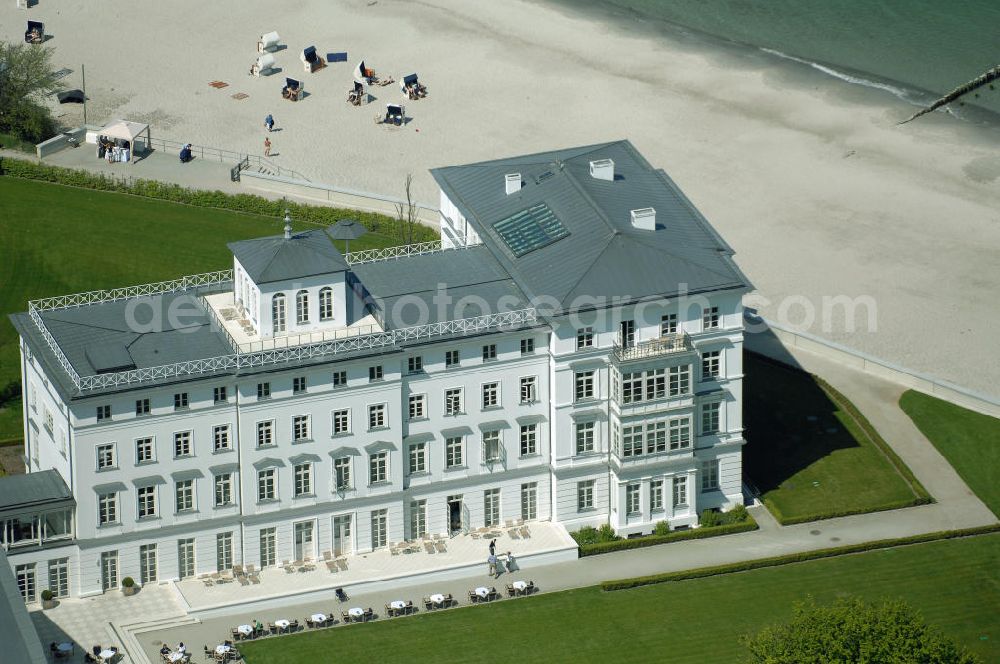 Aerial photograph Bad Doberan - Heiligendamm - Blick auf das Haus Mecklenburg vom Kempinski Grand Hotel Heiligendamm. Es umfasst 35 luxuriösen Doppelzimmer und 17 Suiten. Das Haus Mecklenburg erreicht man vom Kurhaus durch einen Wandelgang. Kontakt: Prof.-Dr.-Vogel-Straße 16-18, 18209 Bad Doberan - Heiligendamm, Tel. +49 (0) 38203 740-0, Fax: +49 (0) 38203 740-7474, E-mail: reservations.heiligendamm@kempinski.com