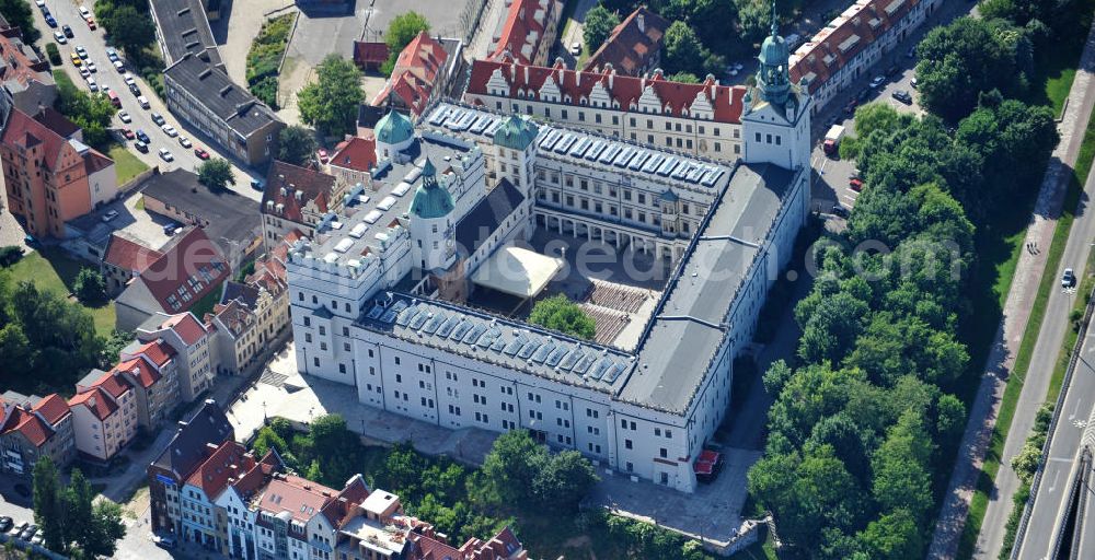 Aerial photograph Stettin / Szczecin - Blick auf das Schloss der Herzöge von Pommern. Das Herzogsschloss ist heute unter dem Namen Schloss der Pommerschen Herzöge eines der größten Kulturzentren in der Woiwodschaft Westpommern. Castle of the Dukes of Pomerania. The Ducal Palace is now known as the Castle of Pomeranian Dukes one of the largest cultural centers in the West Pomerania.