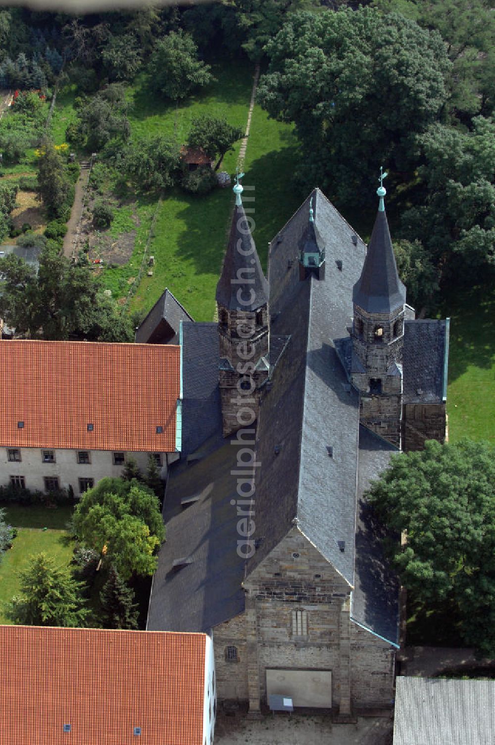 Hamersleben from above - Strasse der Romanik: Das Kloster Hamersleben, ein ehemaliges Augustiner-Chorherrenstift im Bistum Halberstadt, gehört heute zum Bistum Magdeburg und liegt in Sachsen-Anhalt. Kontakt: Katholisches Pfarramt Ludger Kemming, Klosterhof 8, Tel. + Fax: 039401-483