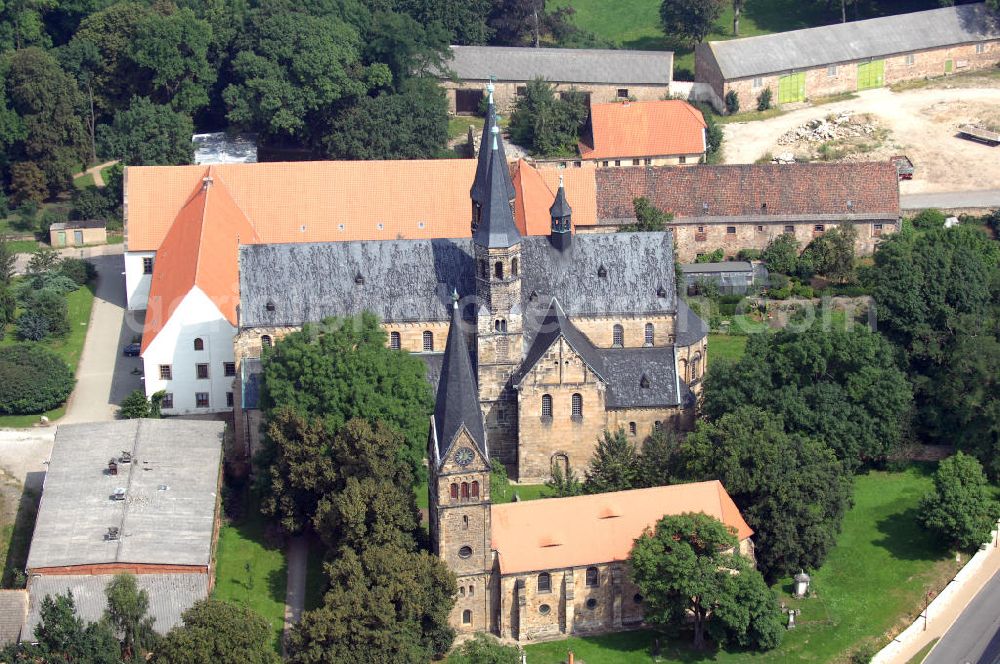 Hamersleben from above - Strasse der Romanik: Das Kloster Hamersleben, ein ehemaliges Augustiner-Chorherrenstift im Bistum Halberstadt, gehört heute zum Bistum Magdeburg und liegt in Sachsen-Anhalt. Kontakt: Katholisches Pfarramt Ludger Kemming, Klosterhof 8, Tel. + Fax: 039401-483