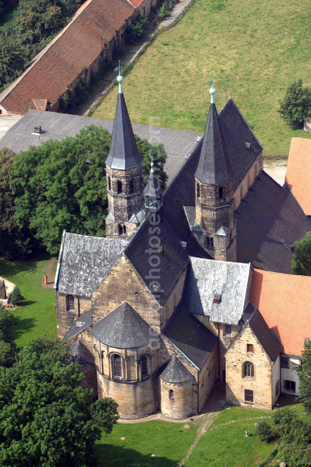 Aerial image Hamersleben - Strasse der Romanik: Das Kloster Hamersleben, ein ehemaliges Augustiner-Chorherrenstift im Bistum Halberstadt, gehört heute zum Bistum Magdeburg und liegt in Sachsen-Anhalt. Kontakt: Katholisches Pfarramt Ludger Kemming, Klosterhof 8, Tel. + Fax: 039401-483