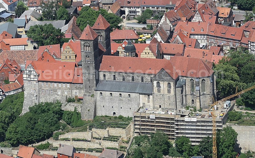 Aerial image Quedlinburg - Collegiate Church St. Servatius and Castle Quedlinburg in Saxony-Anhalt. The place with half-timbered houses as well as the castle with the historic church are part of the UNESCO world cultural heritage