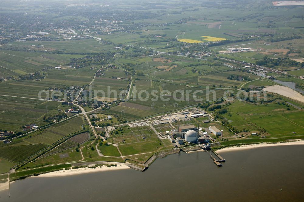 Aerial photograph Stade - Blick auf das stillgelegte Kernkraftwerk Stade (KKS) in Niedersachsen an der Elbe. Nuclear power station Stade.