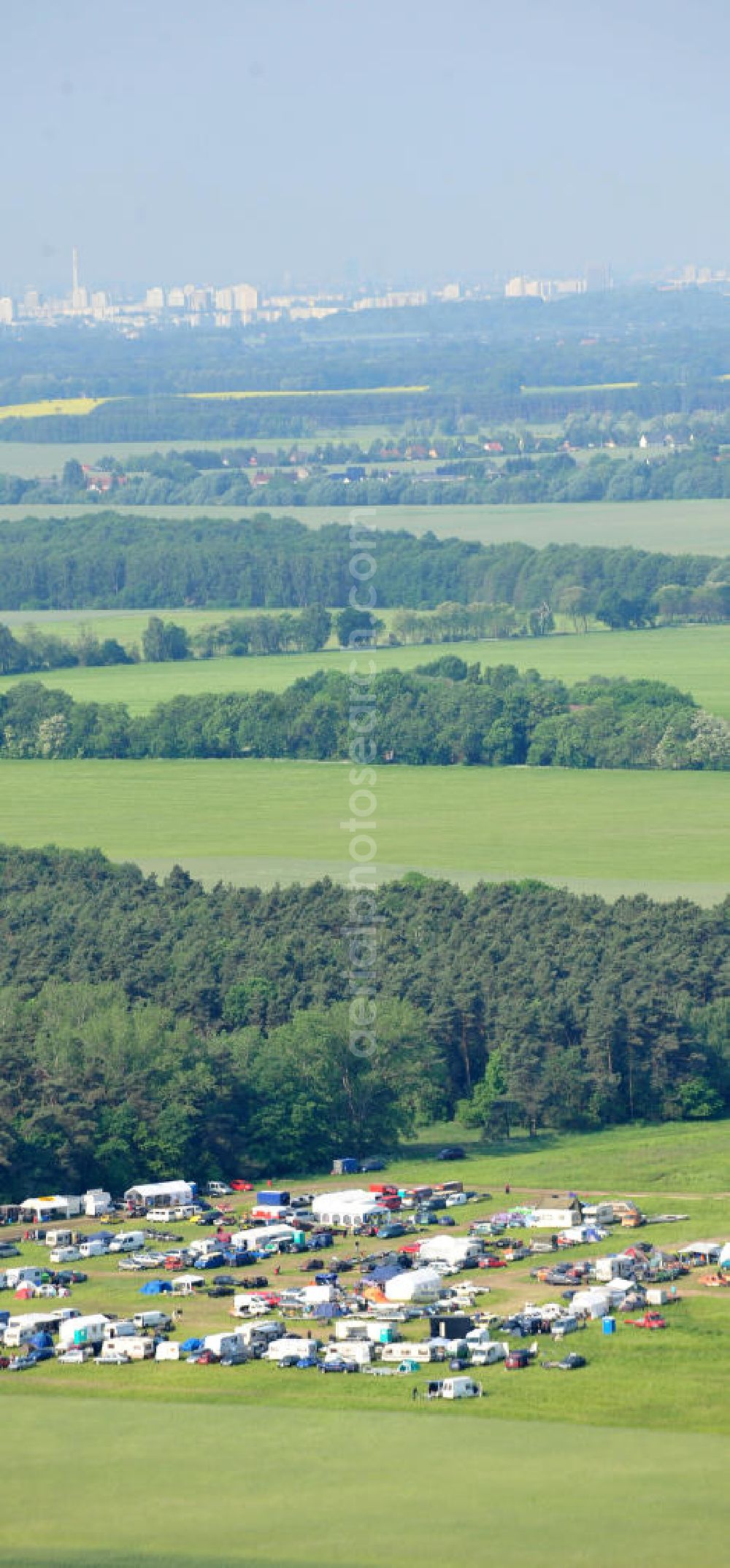 Aerial photograph Altlandsberg OT Wegendorf - Stockcar Rennen auf der Rennbahn / Sandbahn Wegendorf, auf der jährlich die Stockcar Landesmeisterschaft Berlin-Brandenburg stattfindet. Dirt track Wegendorf, on which the Stockcar national championship Berlin Brandenburg takes place annually.