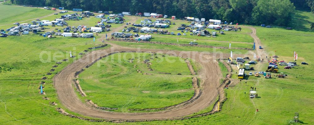 Aerial photograph Altlandsberg OT Wegendorf - Stockcar Rennen auf der Rennbahn / Sandbahn Wegendorf, auf der jährlich die Stockcar Landesmeisterschaft Berlin-Brandenburg stattfindet. Dirt track Wegendorf, on which the Stockcar national championship Berlin Brandenburg takes place annually.