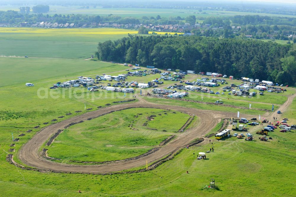 Altlandsberg OT Wegendorf from above - Stockcar Rennen auf der Rennbahn / Sandbahn Wegendorf, auf der jährlich die Stockcar Landesmeisterschaft Berlin-Brandenburg stattfindet. Dirt track Wegendorf, on which the Stockcar national championship Berlin Brandenburg takes place annually.