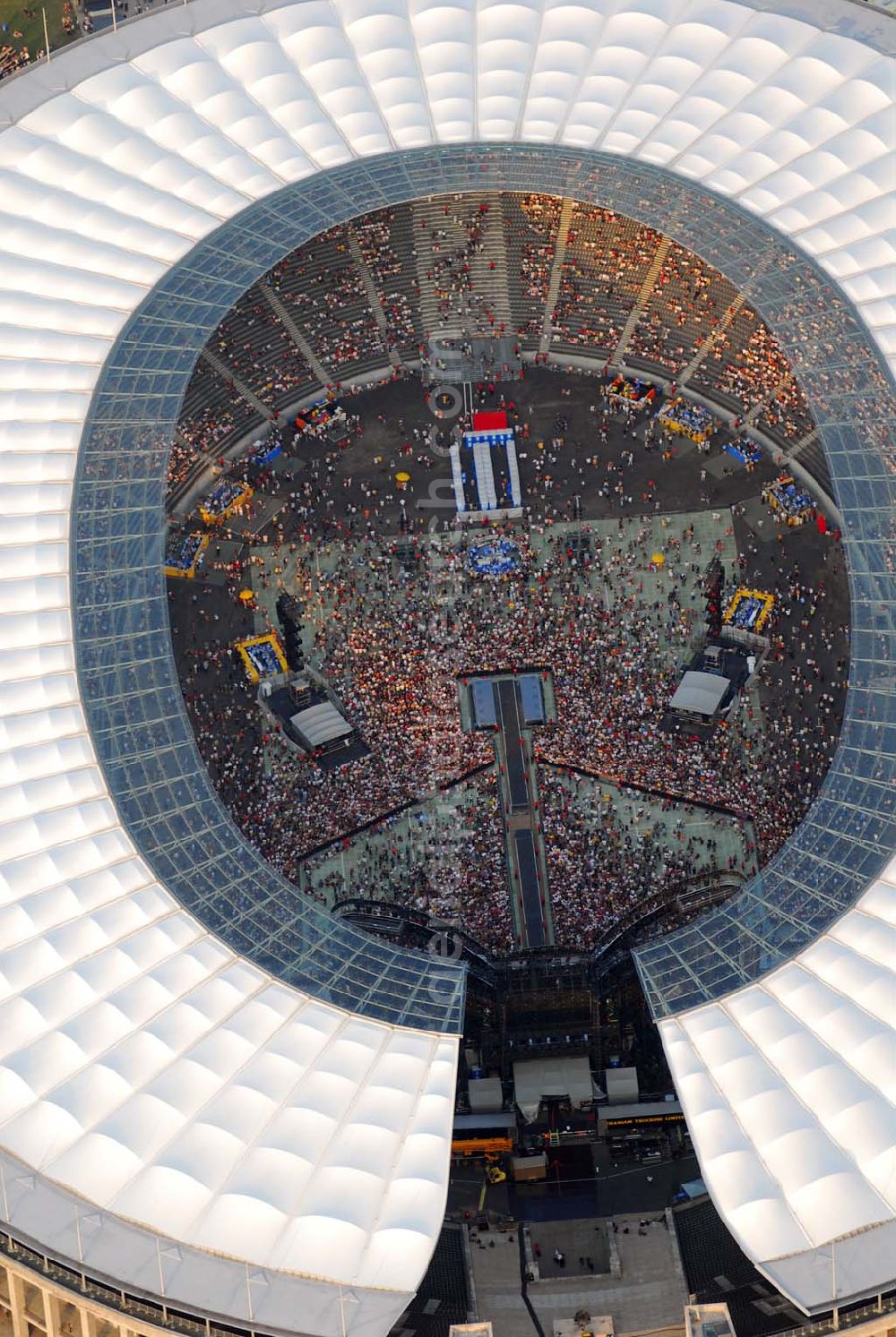 Aerial photograph Berlin - Charlottenburg - 20:15 MEZ Rolling Stones Konzert im Berliner Olympiastadion