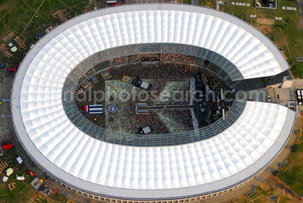 Berlin - Charlottenburg from the bird's eye view: 20:15 MEZ Rolling Stones Konzert im Berliner Olympiastadion