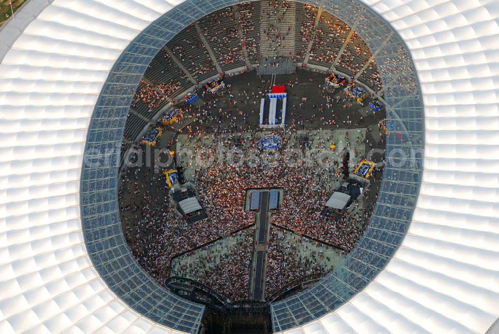 Aerial image Berlin - Charlottenburg - 20:15 MEZ Rolling Stones Konzert im Berliner Olympiastadion