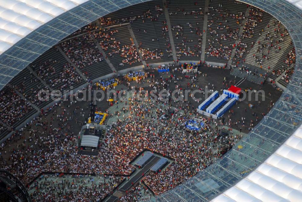 Berlin - Charlottenburg from the bird's eye view: 20:15 MEZ Rolling Stones Konzert im Berliner Olympiastadion