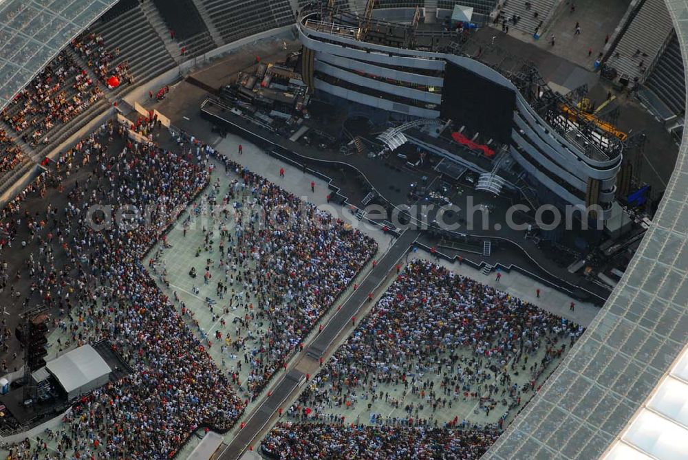 Berlin - Charlottenburg from the bird's eye view: 20:15 MEZ Rolling Stones Konzert im Berliner Olympiastadion