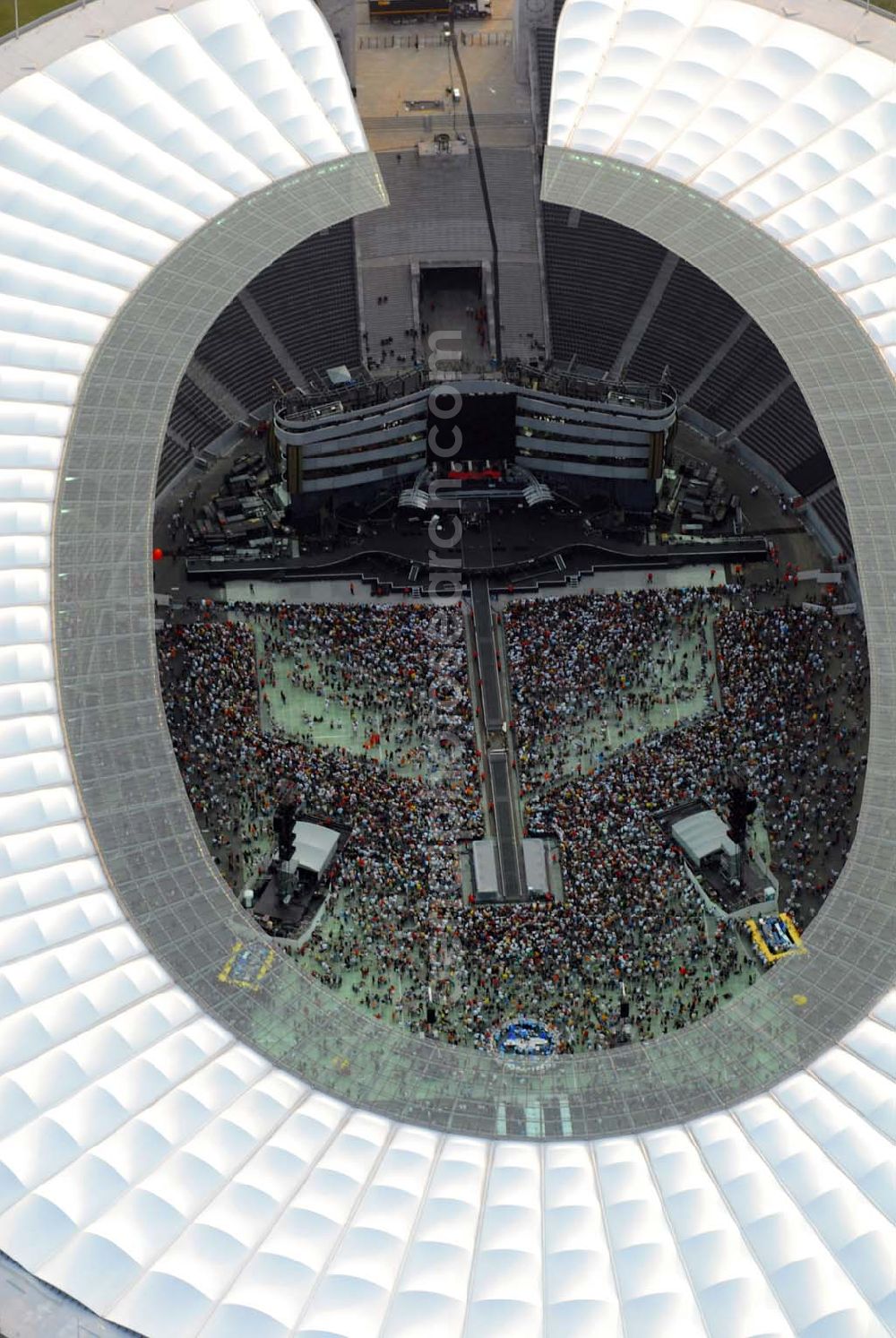 Berlin - Charlottenburg from above - 20:15 MEZ Rolling Stones Konzert im Berliner Olympiastadion