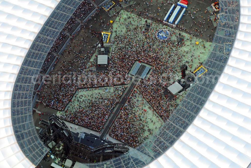 Berlin - Charlottenburg from the bird's eye view: 20:15 MEZ Rolling Stones Konzert im Berliner Olympiastadion