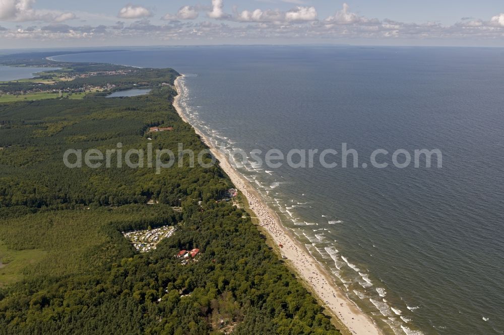 Aerial photograph Zinnowitz - Beach section of the popular holiday and tourism, on the Baltic coast of the island of Usedom in Zinnowitz in Mecklenburg-Western Pomerania