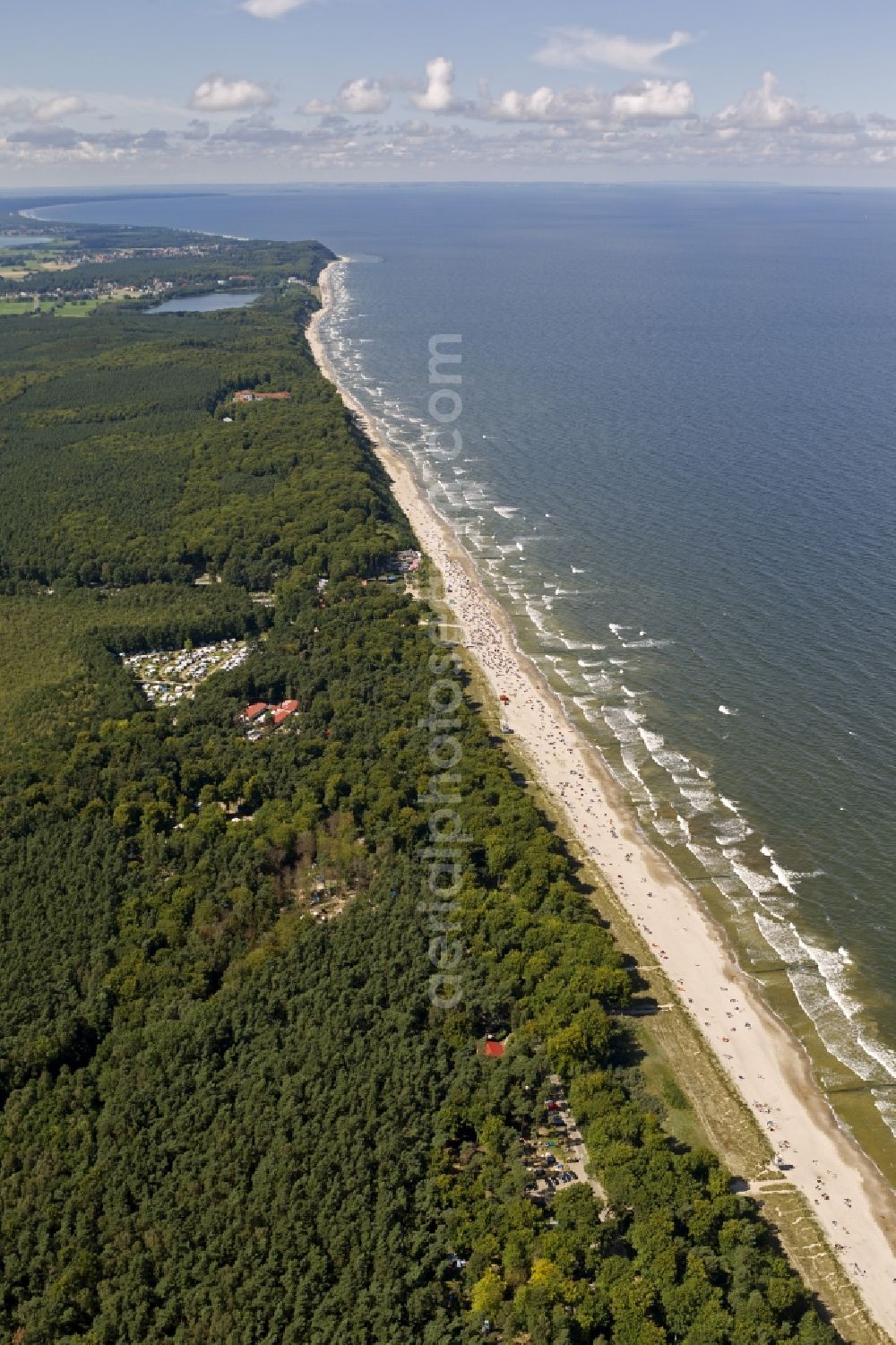 Zinnowitz from above - Beach section of the popular holiday and tourism, on the Baltic coast of the island of Usedom in Zinnowitz in Mecklenburg-Western Pomerania