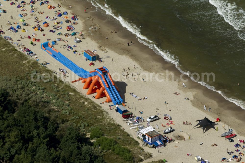 Aerial photograph Zinnowitz - Beach section of the popular holiday and tourism, on the Baltic coast of the island of Usedom in Zinnowitz in Mecklenburg-Western Pomerania