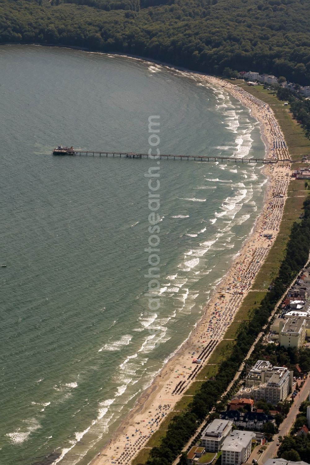 Aerial photograph Binz - View of the beach of Binz on the island Ruegen in Mecklenburg-West Pomerania