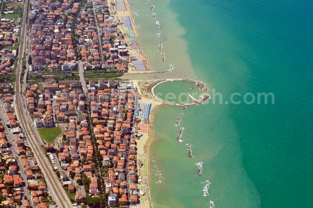 Aerial photograph Francavilla al Mare - View of the beach in Francavilla al Mare in the province Chieti in Italy