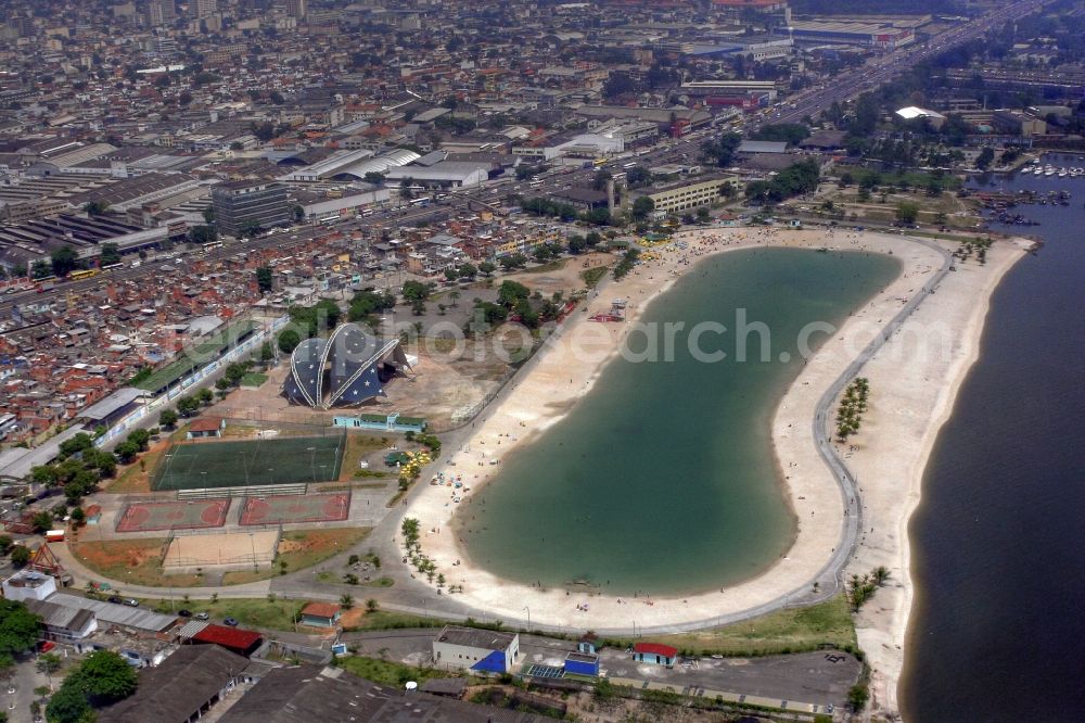 Aerial photograph Rio de Janeiro - Beach and coastal area at the amusement park Piscinao de Ramos in Rio de Janeiro in Brazil