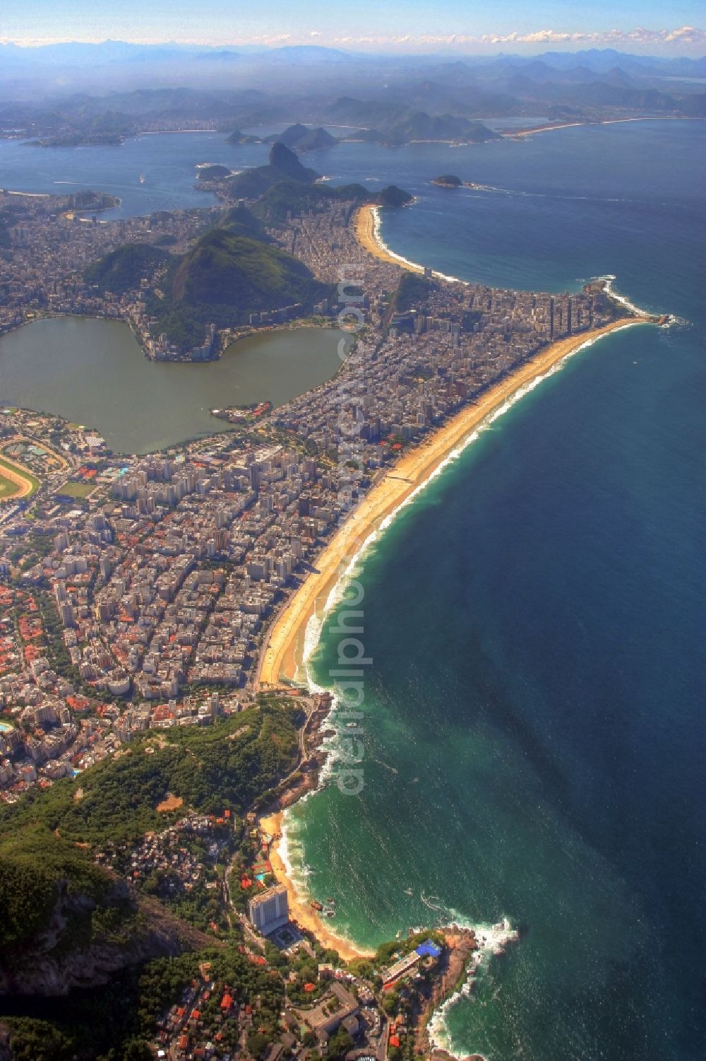 Aerial photograph Rio de Janeiro - Beach and coastal area on the outskirts of Ipanema in Rio de Janeiro in Brazil