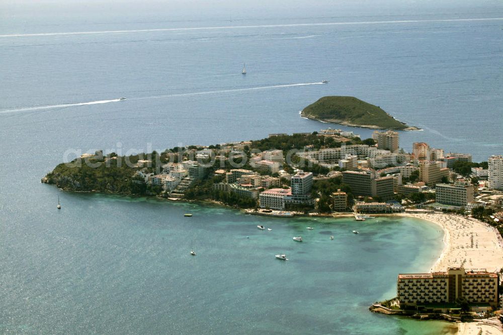 Aerial photograph Palma de Nova - Blick auf den Strand des Touristenortes Palma de Nova und die Halbinsel Nova. Im Hintergrund die Insel sa Porrassa. View of the beach of the tourist resort of Palma de Nova and the peninsula of Nova.