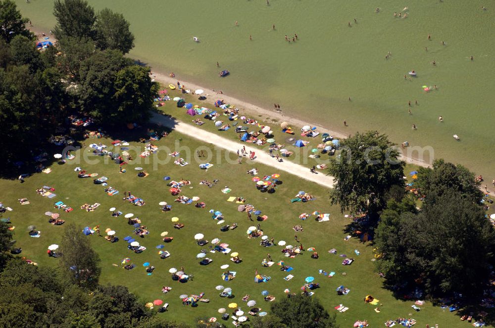 Aerial image Pischedsried - Strandabschnitt mir Liegewiese am Starnberger See, nördlich von Pischedsried.