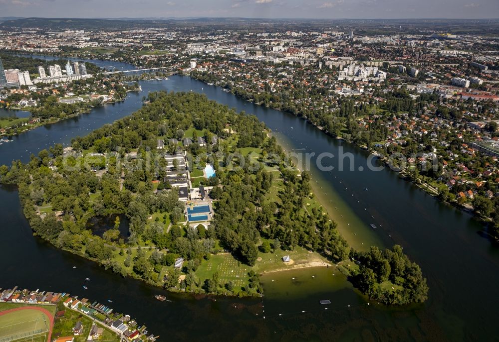 Aerial photograph Wien - The island Gaensehaeufel on the Danube in Vienna in Austria, on which the eponymous lido is visible. It is about a sand island