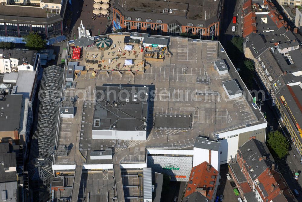 Aerial photograph Bremen - Blick auf die BeachBar, Strandbar, Cafe Bremens 7ter Himmel auf dem Dach der Galeria Kaufhof. Adresse: Galeria Kaufhof, Papenstr. 5, 28195 Bremen, Kontakt: Bremens 7ter Himmel Gastronomie GmbH & Co. KG, Hollerallee 23, 28209 Bremen, Tel. 0421 38895-0, Fax 0421 38895-10,