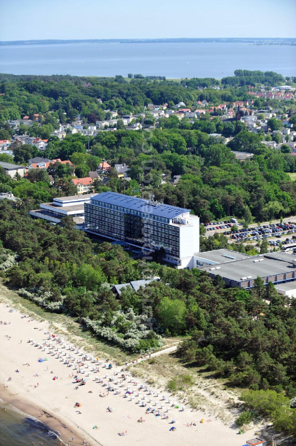 Aerial photograph Zinnowitz - Strandhotel Baltic Hotel in Zinnowitz auf der Insel Usedom in Mecklenburg-Vorpommern. Beachhotel Baltic Hotel in Zinnowitz at the island Usedom in Mecklenburg-Western Pomerania.