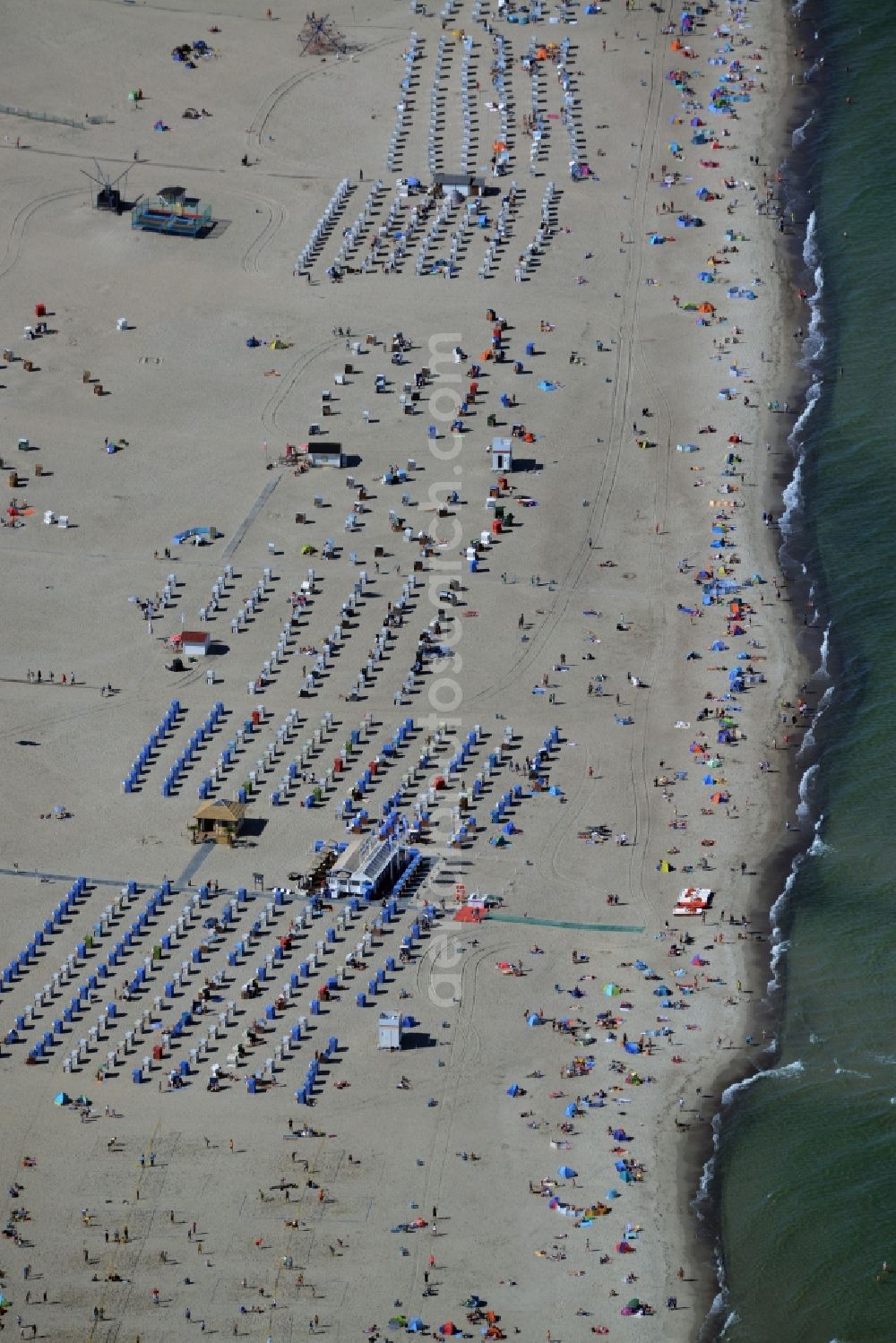 Rostock from above - Beach chair on the sandy beach ranks in the coastal area vom Seebad Warnemuende in Rostock in the state Mecklenburg - Western Pomerania