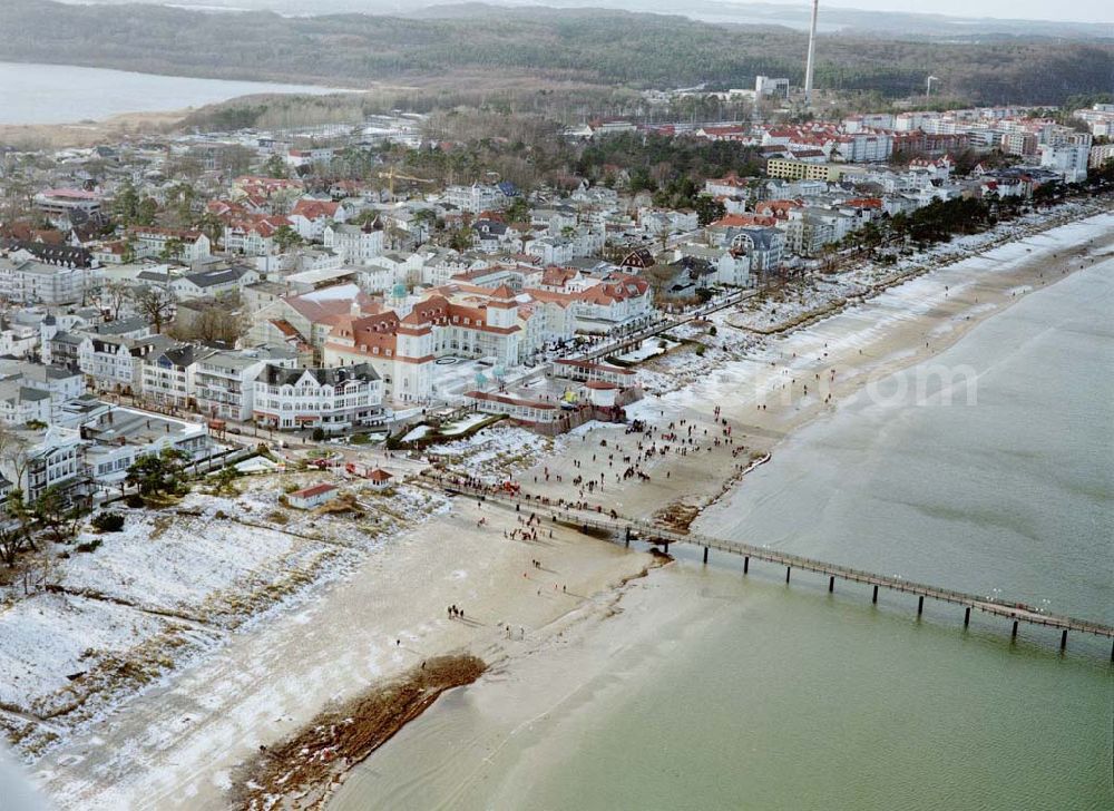 Aerial photograph Binz / Rügen - MV - Strandpromenade Binz mit dem TRAVEL CHARME HOTEL / ehem. Kurhaus auf Rügen.