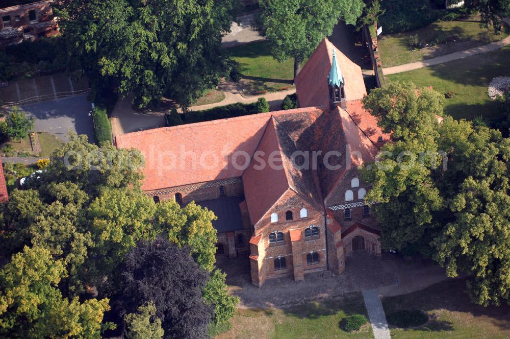 Arendsee (Altmark) from the bird's eye view: Straße der Romanik: Blick auf das Klostergelände der Kleinstadt Arendsee. Die Straße der Romanik verbindet die Dome, Burgen, Klöster und Kirchen die in der Zeit vom 10. bis Mitte des 13. Jahrhundert entstanden, und somit ein Zeichen der Christianisierung sind.