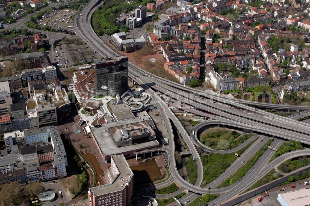 Ludwigshafen am Rhein from above - Road over the B 44 on the ramp to Kurt Shoemaker Bridge in Ludwigshafen am Rhein, Rhineland-Palatinate