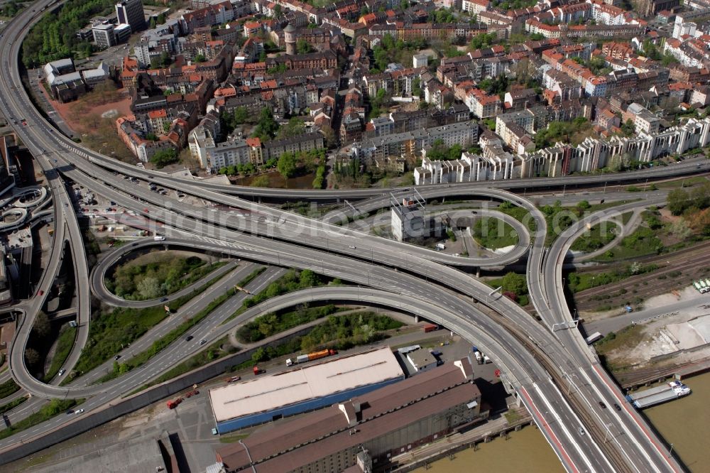 Aerial image Ludwigshafen am Rhein - Road over the B 44 on the ramp to Kurt Shoemaker Bridge in Ludwigshafen am Rhein, Rhineland-Palatinate