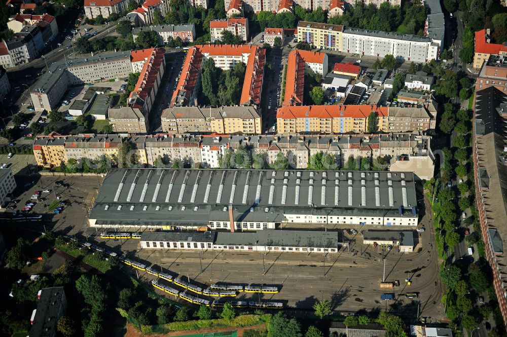 Aerial photograph Berlin Weißensee - Das 1912 eröffnete Straßenbahndepot / Betriebshof Weißensee an der Bernkasteler Straße. Tram depot Weissensee.