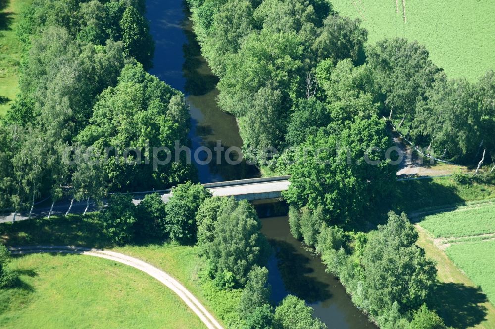 Gischow from the bird's eye view: Bridge between Burow and Siggelkow over the waterway Mueritz-Elde in the borough Gischow in the state Mecklenburg - Western Pomerania, Germany