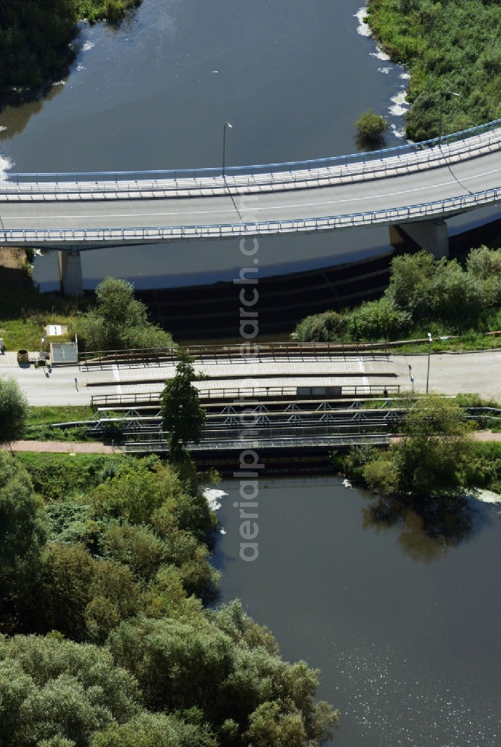 Aerial image Hamburg - Road bridge and railway bridge over the Old Southern Elbe in Hamburg