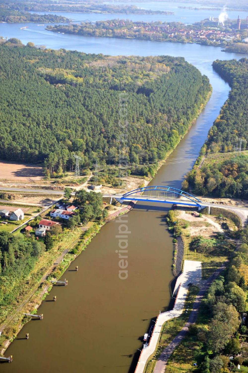 Aerial image Wusterwitz - Die Wusterwitzer Straßenbrücke / Brücke führt bei km 377,713 über den Elbe-Havel-Kanal im Bundesland Brandenburg. Ein Projekt des WSV, Wasser- und Schifffahrtsverwaltung des Bundes. The bridge Wusterwitz over the Elbe-Havel-Canal.